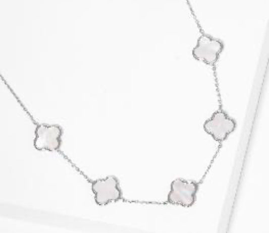 Five Clover Linked Necklace